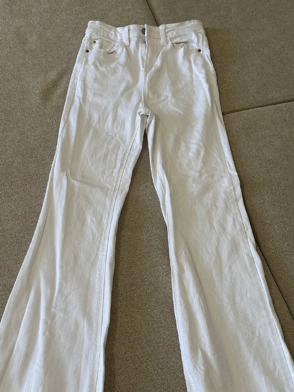 Манто молочного цвета, Манто серое, Джинсы Stradivarius 4