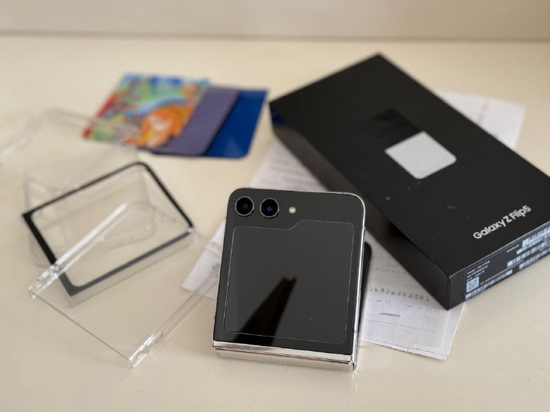 Samsung Z flip 5 256GB 2