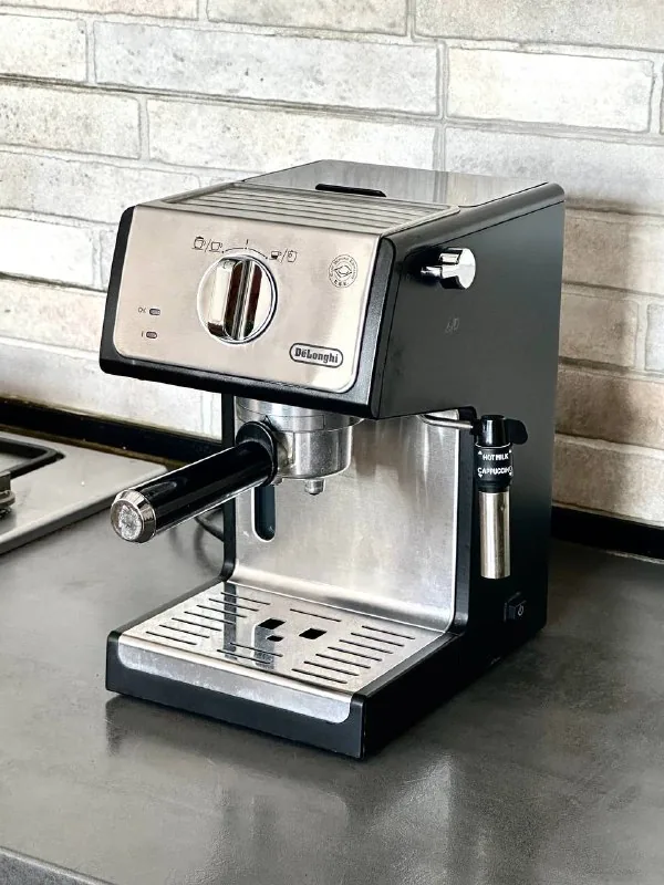 Эспрессо кофемашина DeLonghi 3420 1