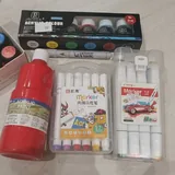 Books, ukulele, iron, paints, keyboard 6