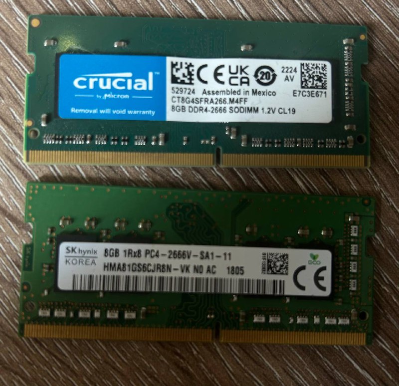 2 плашки оперативной памяти DDR4 8GB Crucial, SK hynix