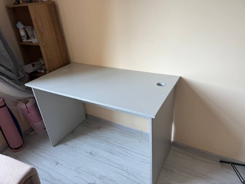 Стол 120x60 см, высота 75 см 2