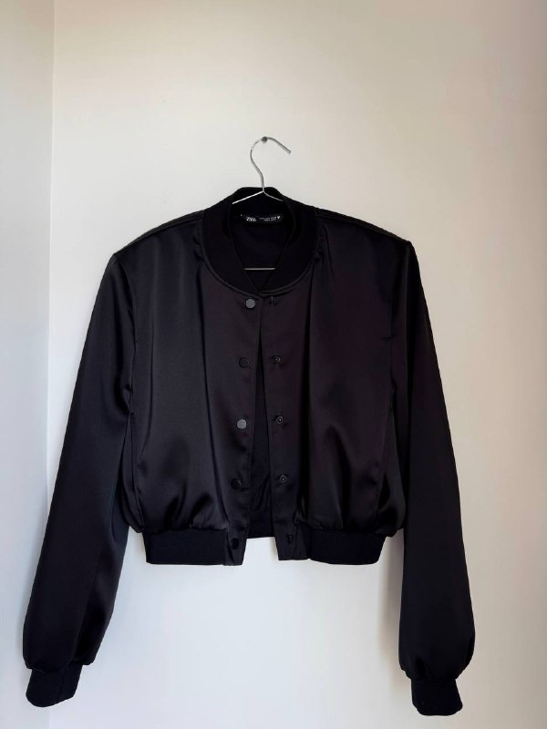 женские вещи Zara, Massimo Dutti, Bershka, Stradivarius, H&M, Polo, Prada