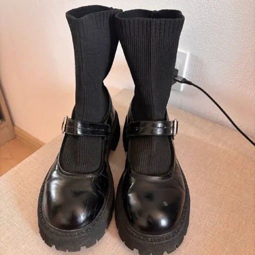 Mid-season boots