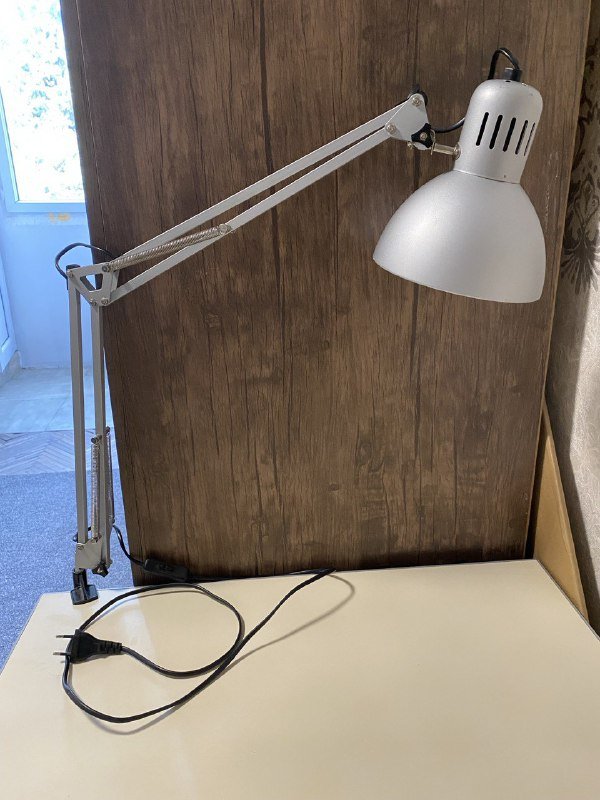 Настольная лампа, фен, отпариватель, компьютерное кресло, микроволновка, пылесос, коврики для йоги, мониторы, клавиатура, турка для кофе