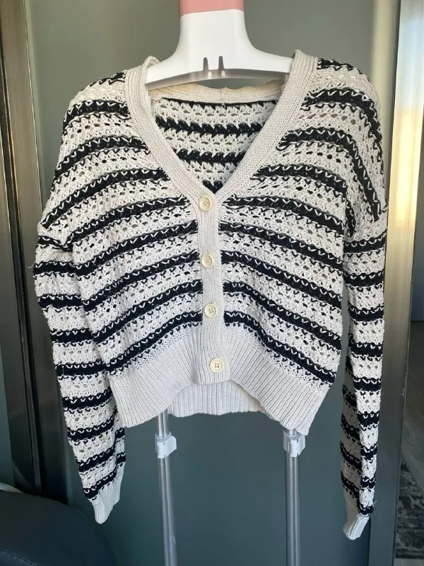 Women’s knitted cardigan