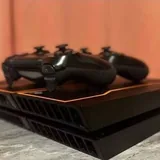 PS4, два джойстика, кабели 2