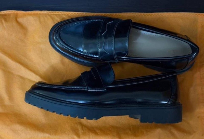 Бомбер, лоферы, кроссовки, куртка, босоножки 2