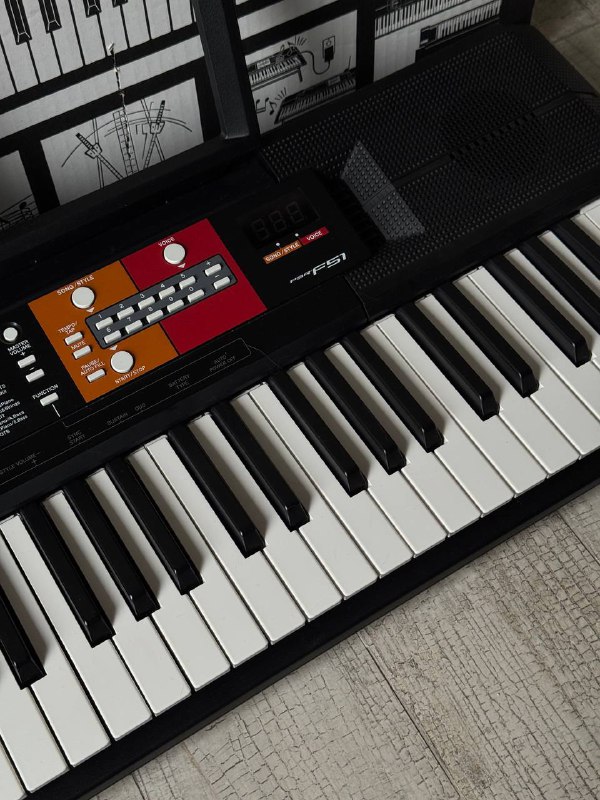 Продаю синтезатор Yamaha PSR-F52 3