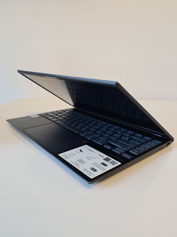 Ноутбук ASUS ZenBook Intel i5 8ГБ 238ГБ SSD 3