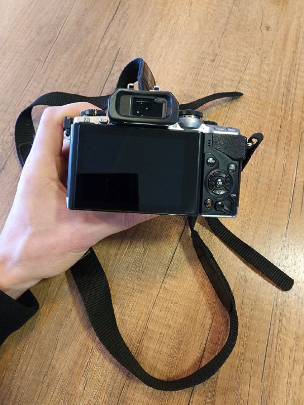 Olympus OM-D E-M 10 MARK I camera with accessories 2