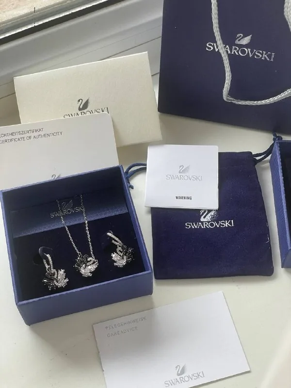 Серьги, кулон Swarovski 1