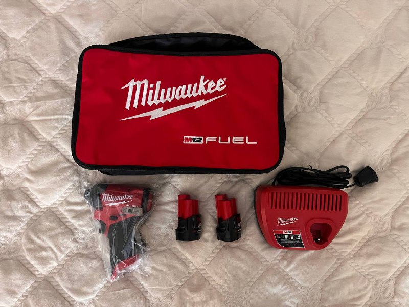 Шуруповерт импакт Milwaukee M12 FUEL 3453 GEN 3 комплект 2