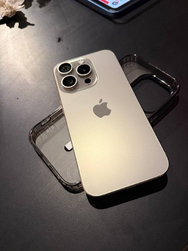 iPhone 15 Pro 256 GB 7