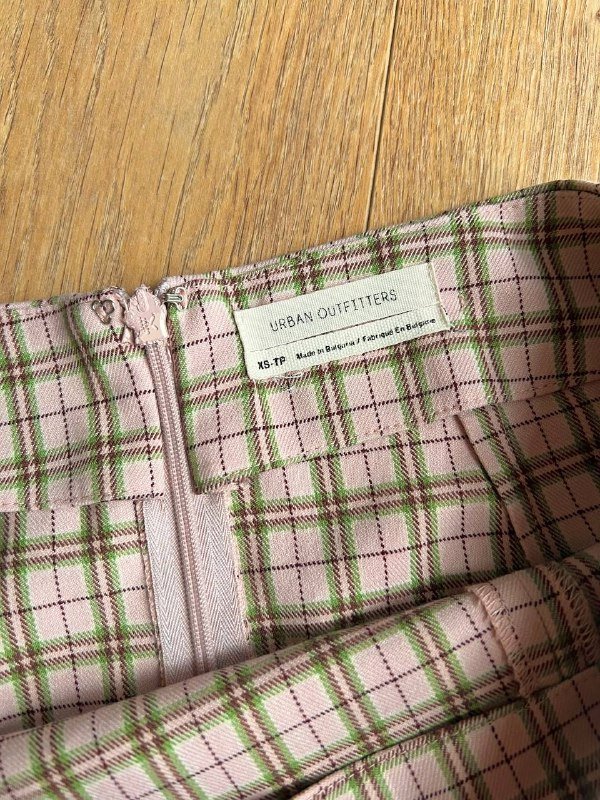 Свитер Pinko, свитшот Max&Co, юбка Urban Outfitters, леггинсы Stefanel 6