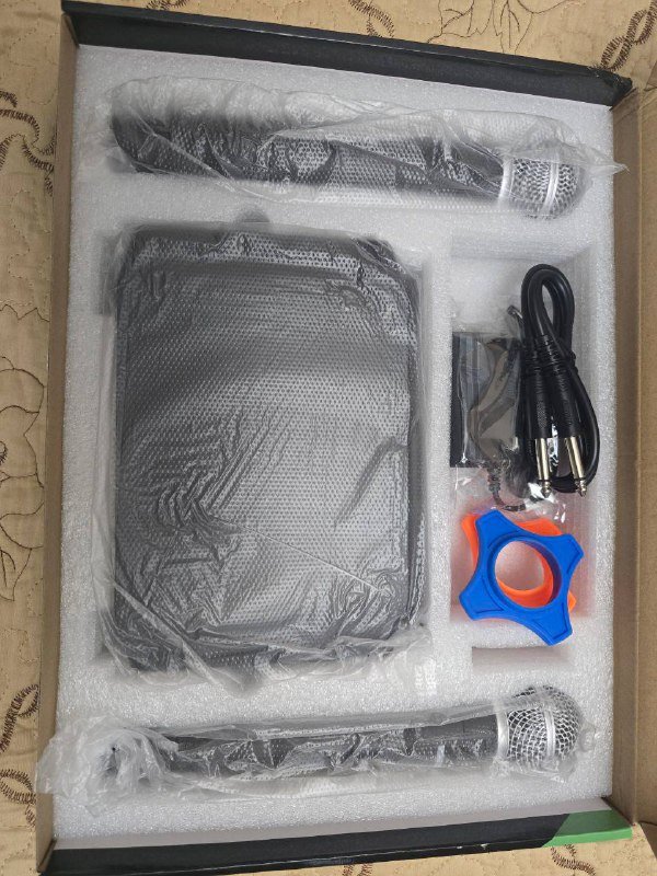 Два микрофона беспроводных новые 4