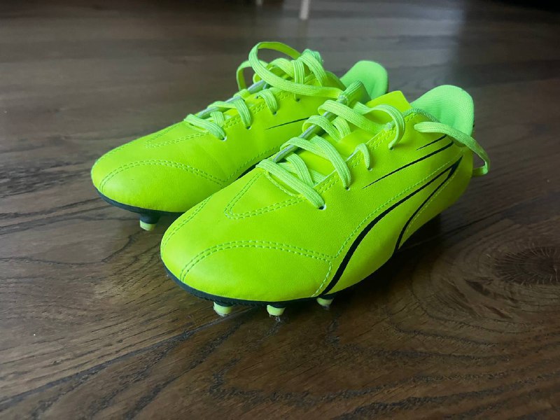 Футбольные бутсы Puma и Kipsta с гетрами и щитками 2