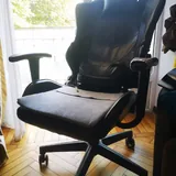 Компьютерный стол, компьютерное кресло, RGB-клавиатура 4