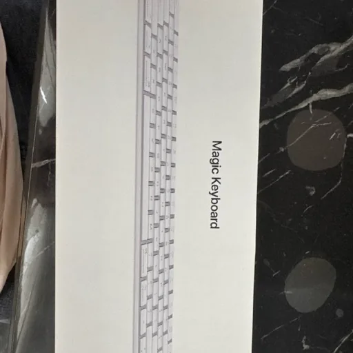 Беспроводная клавиатура Apple Magic Keyboard