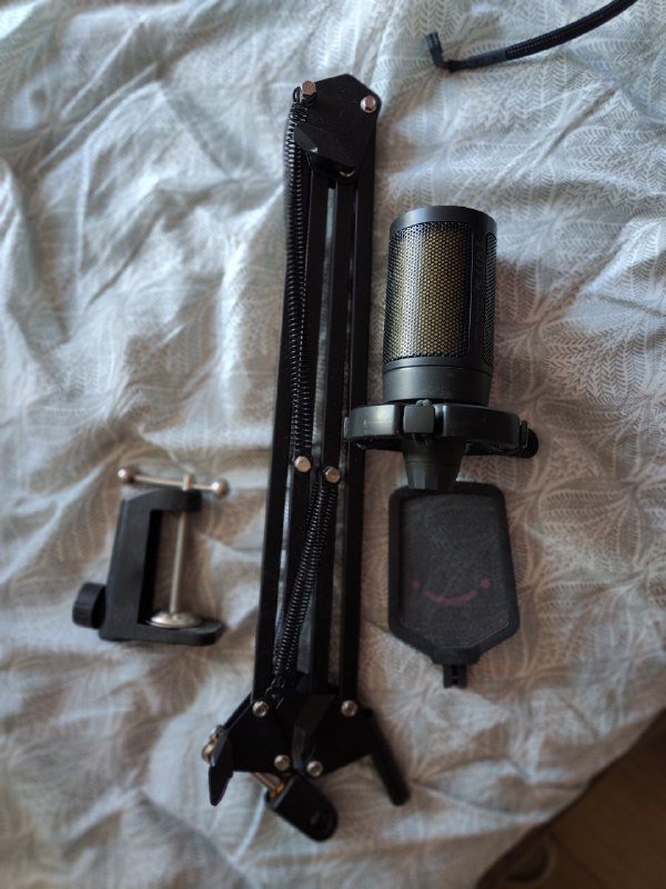 Материнская плата, блок питания, кулер, модуль Bluetooth/WiFi, микрофон, кабели 5