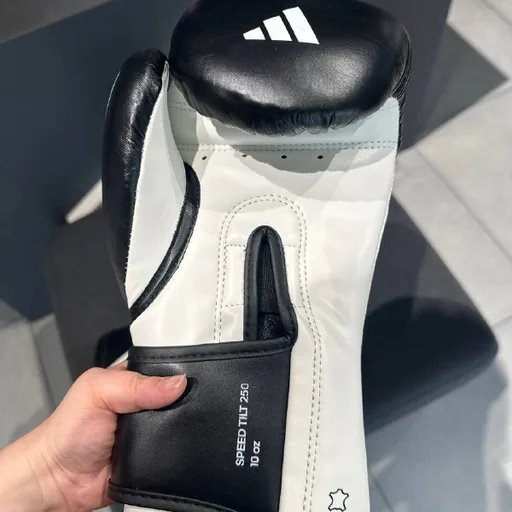 Боксерские перчатки Adidas Speed Tilt 250