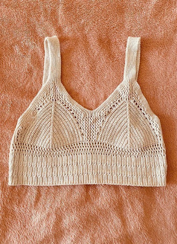 Свитер женский, юбка-карандаш, блузка, вязаный топ, защита маникюра, карандаш для бровей, расческа, тени Sephora 5