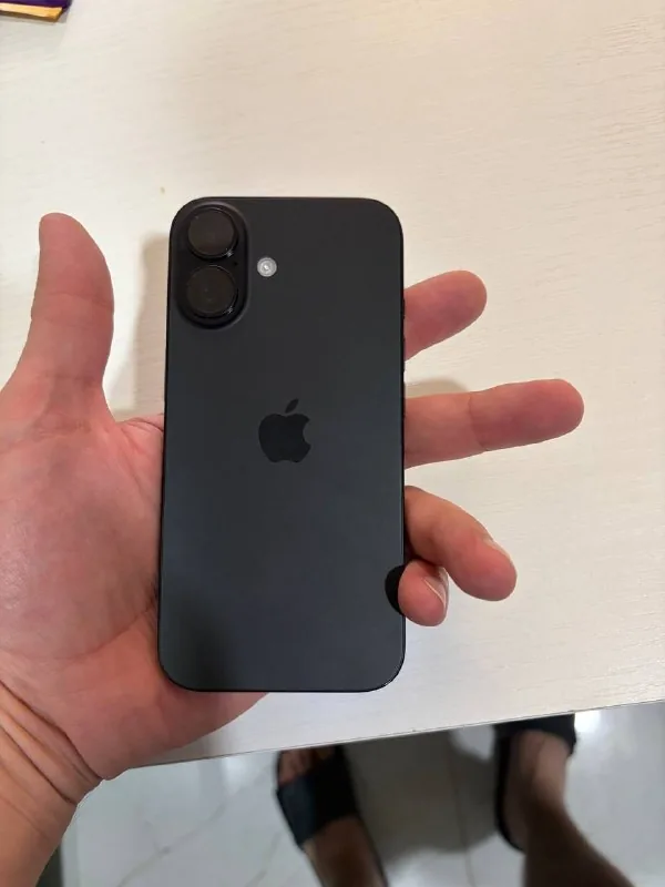 iPhone 16 128 ГБ, 2 телефона 1