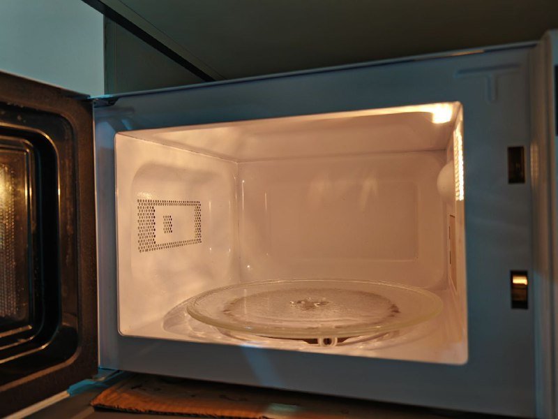 Микроволновая печь Comfee CMW207D02W 3