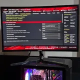 Игровой ПК с монитором, клавиатурой, мышью и наушниками 4