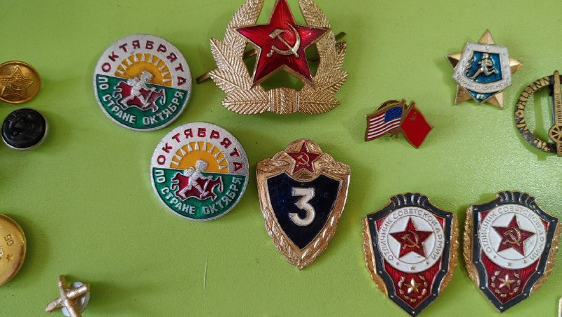 Значки, знаки отличия, эмблемы, монеты, винтажные и старинные 9
