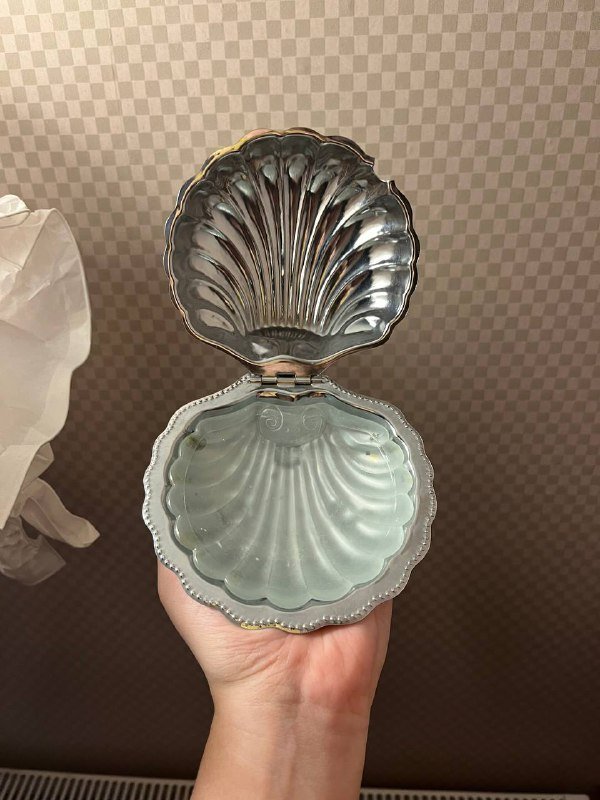 Винтажная икорница в виде ракушки металлическая со стеклом 2