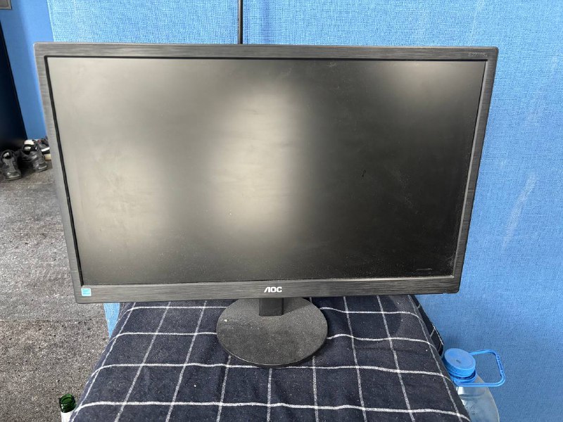 Продаю монитор AOC E2270S