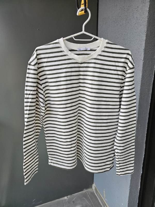 Лонгслив Zarina, Джинсы Befree, Свитер Zara, Рубашка лавандовая, Сумка-шоппер, Шапчуля H&M