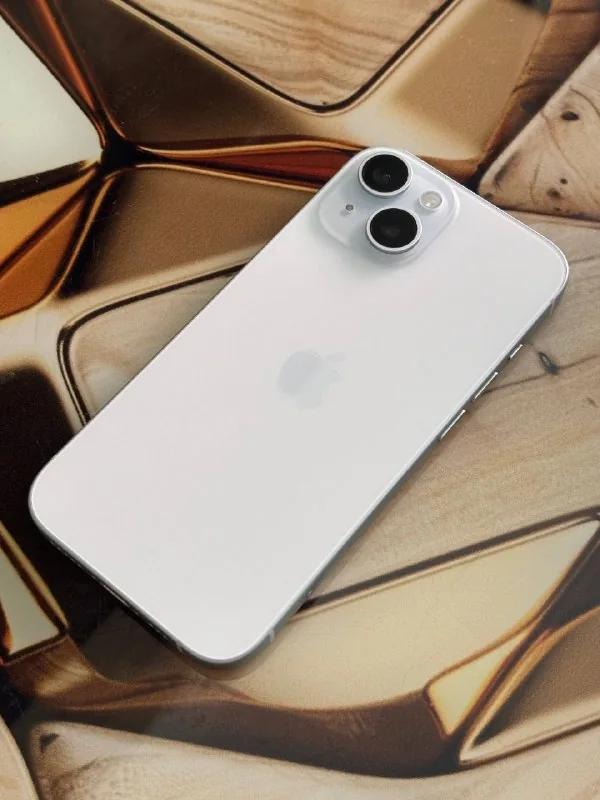Iphone 15 голубой 256 GB 1