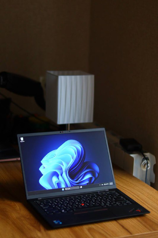 Ноутбук ThinkPad X1 Carbon Gen 9 1