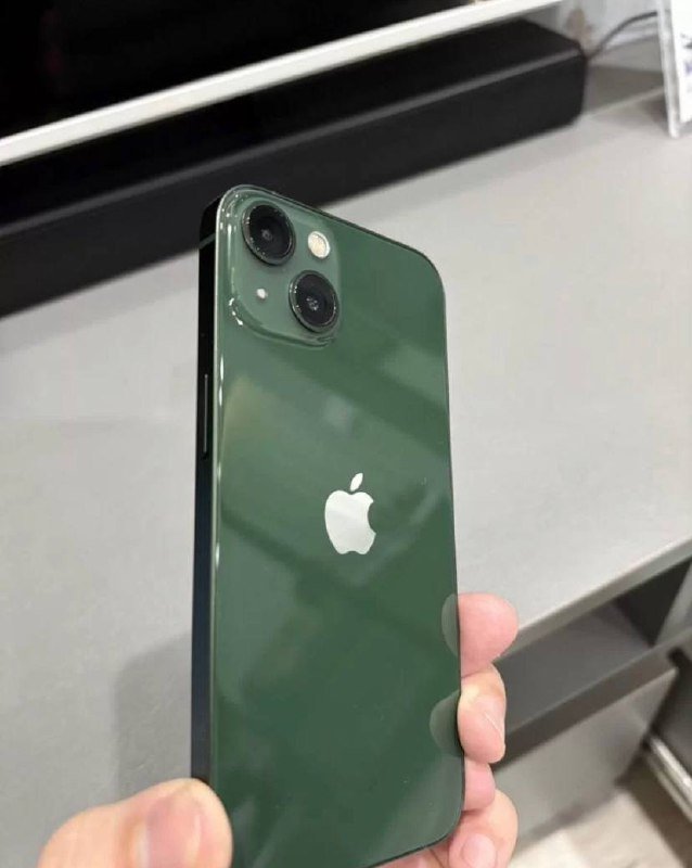 iPhone 13 128 ГБ зелёный 3