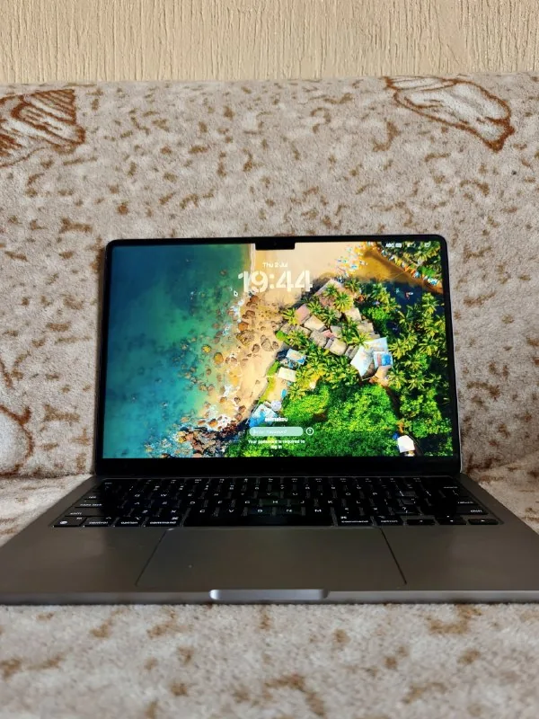 MacBook Air M2 16GB 256GB 1
