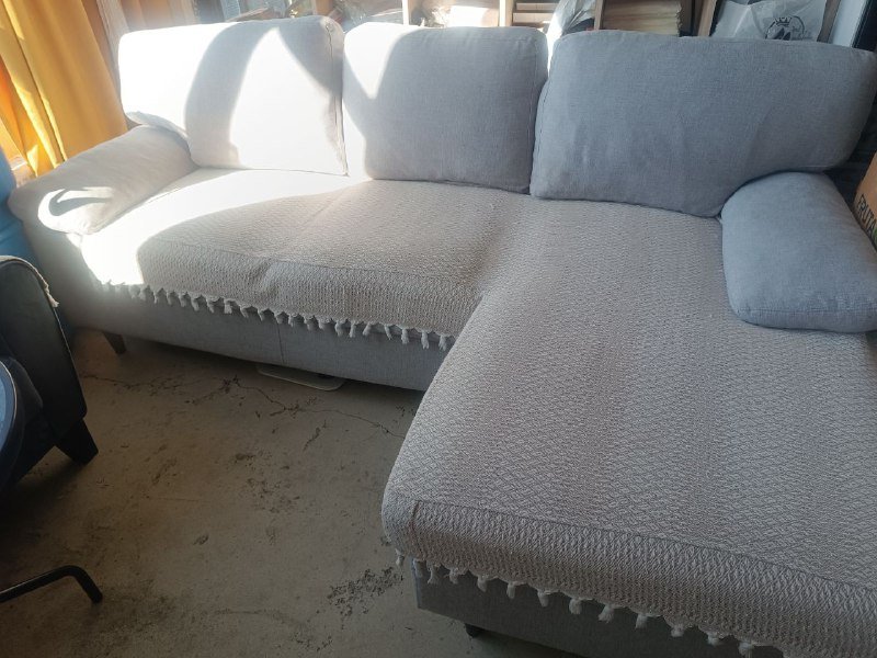 Диван угловой не раскладной с пледом, ретро диван не раскладной