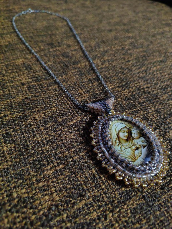 Украшения из бисера и полудрагоценных камней 5