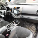 Toyota RAV4 2.0, 2010 года 4
