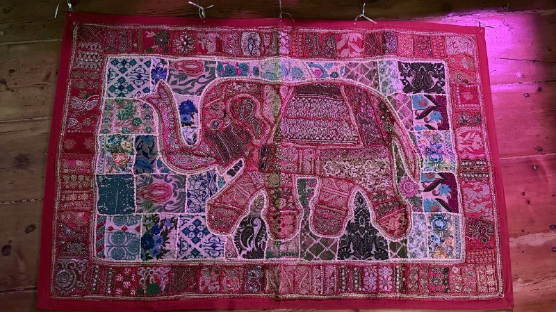 Индийский коврик, винтажная посуда, кружки, мандолина, книги