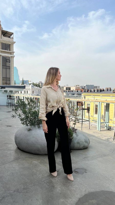 черные брюки 40-42 размера