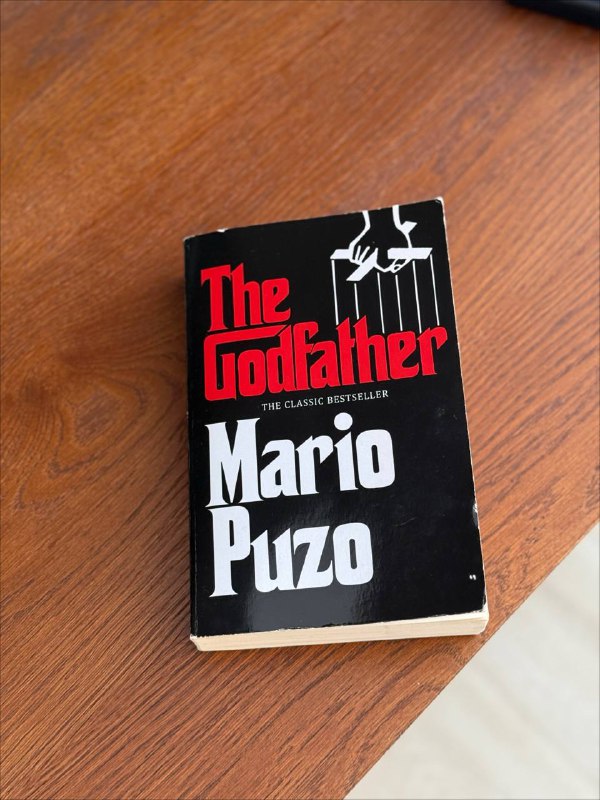 Книги Фредерик Бакман, The Godfather, Gone with the wind, Eichmann in Jerusalem, Little women, Ulysses, English Grammar in Use 2