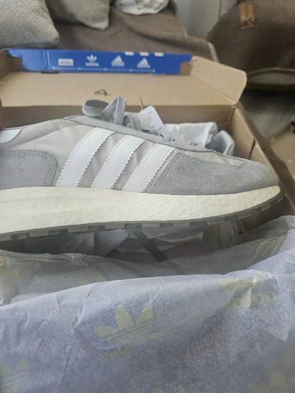 Кроссовки Adidas 1