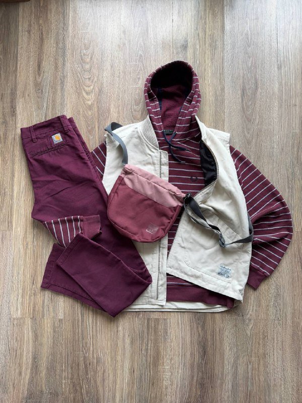Худи Fred Perry, Джинсы Carhartt, Мессенджер Jack Wolfskin