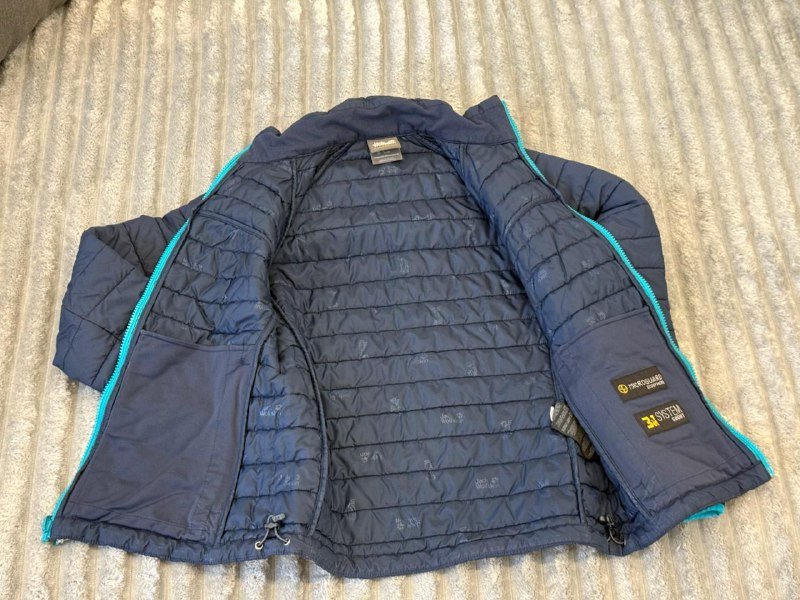 Кепка, летнее платье Mango, куртка Jack Wolfskin, платье SuperDry, топ, пляжное платье, боди Zara, льняные штаны Zara 4