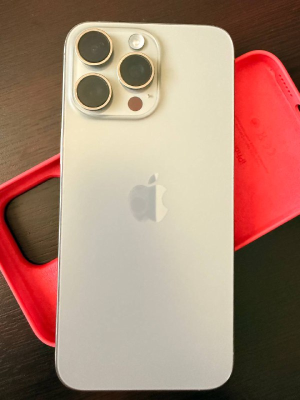 iPhone 15 Pro Max 5