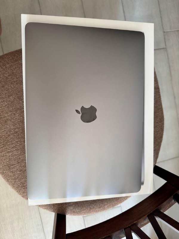 MacBook Pro 13” M1 2020 8GB 512GB SSD 7