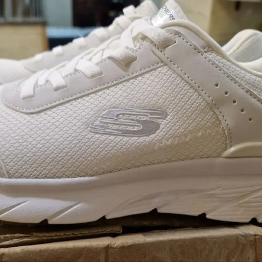 Женские кроссовки Skechers