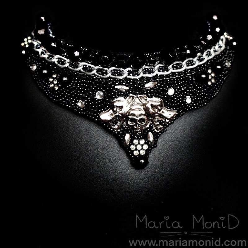Колье Череп с собаками